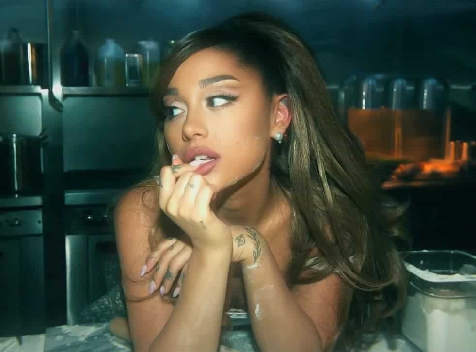 Nud ariana grande Ariana Grande